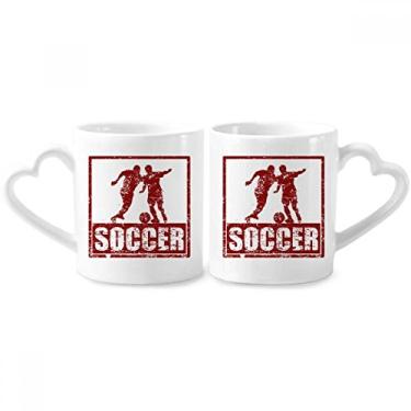 Imagem de Conjunto de canecas de porcelana Red Football Player Grab Football Couple Ceramic Lover Cup Heart Handle