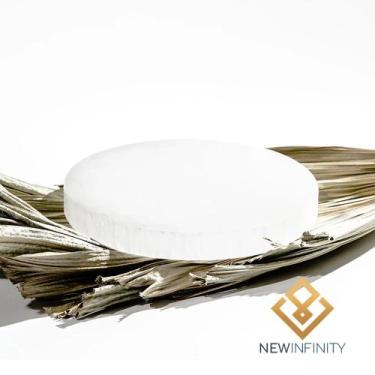 Imagem de Placa de Selenita Redonda 6cm Pedra Natural Cristal Polido - Infinity,