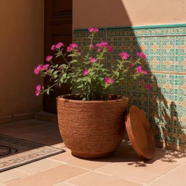 Imagem de vaso cone decorativo para plantas e flores 40x35 em polietileno jateado com prato coletor 30 litros (Marrom)