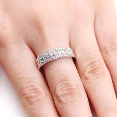 Imagem de Anel de meia eternidade empilhável com zircônia cúbica de fileiras, aliança de casamento minimalista para mulheres, design fino e elegante, perfeito para uso diário, anel de compromisso CZ prateado, 6