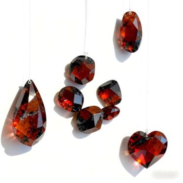 Imagem de 7. ST932 Obsidiana vermelho-rubi arrojado com acabamento fosco durável construído para decoração de janela para captar a luz do sol e lançar contrastes impressionantes de arco-íris em casa, escritório