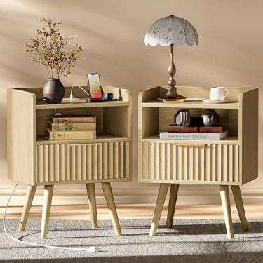 Imagem de Huuger Mesa de cabeceira com estação de carregamento, porta USB-C, suporte de cabeceira canelado com gaveta, mesa lateral de cama com pés de madeira maciça, armazenamento aberto, mesa de canto com