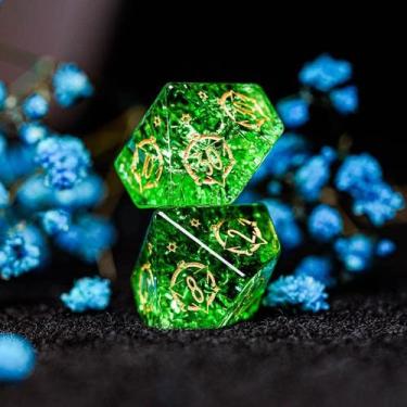 Imagem de Conjunto de dados Dungeons and Dragons Garnet Gemstone com estojo - Zh