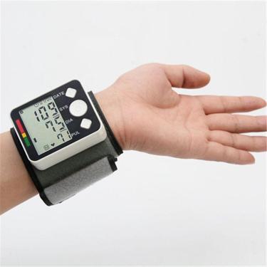 Imagem de Monitor de pressão arterial de pulso, espigmomanômetro automático