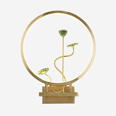 Imagem de Arandela de parede LED 19W em latão com design geométrico, luminária de cabeceira em cobre para ambientes internos, ideal para sala de estar, quarto e corredor, com iluminação branca quente.