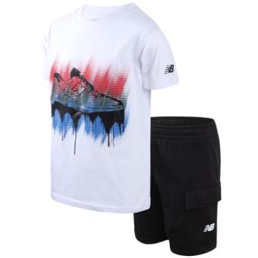 Imagem de New Balance Conjunto de shorts para meninos – 2 peças camiseta de manga curta e shorts cargo de moletom de lã – conjunto esportivo para meninos (4-12), Branco e preto, 12