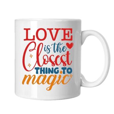 Imagem de SpreadPassion Caneca de café Love Is The Closest Thing To Magic, presente para namorado e namorada, ideia de presente de dia dos namorados, presente para marido e esposa, ideia de presente de