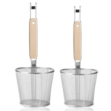 Imagem de Cesta de macarrão de malha de aço inoxidável com cabo de madeira, coador de macarrão de malha pendurável, 2 tamanhos, cesta de macarrão, escumadeira reutilizável para cozinha doméstica