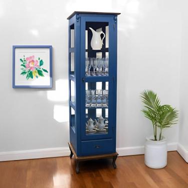 Imagem de Cristaleira Rústica De Madeira 1 Porta 1 Gaveta E Pés Luiz Xv - Azul Bic Com Tampo E Base Imbuia Glazer