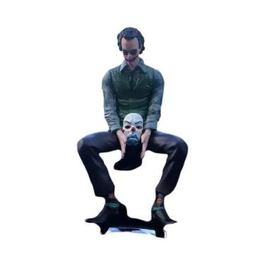 Imagem de Boneco Colecionável Do Joker (Heath Ledger) De 10cm Em Posição Sentada