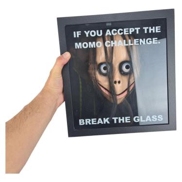 Imagem de Quadro Geek Decorativo Boneca Momo Challenge Coleção