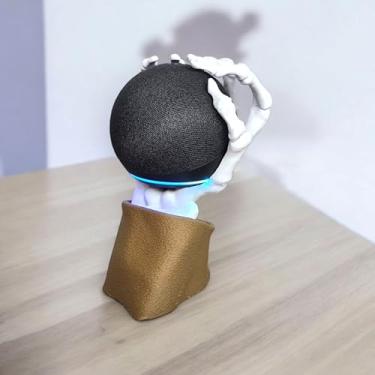 Imagem de Suporte Alexa Echo Dot 4 e 5. Tema Mão, Caveira, Home, Presente, decoração criativa, stand mesa