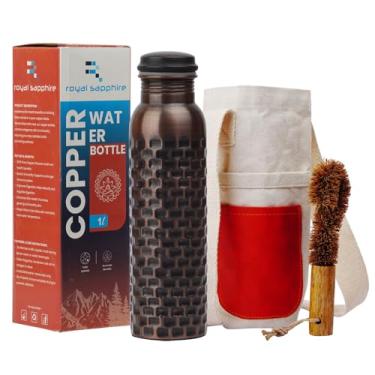Imagem de ROYAL SAPPHIRE Garrafas de água de cobre puro para homens e mulheres - Garrafa de água de cobre - Dispensador de vaso de cobre com benefícios Ayurveda para esportes fitness ioga - 947 ml
