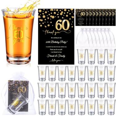 Imagem de FillTouch 50 conjuntos de lembrancinhas de festa de aniversário para convidados a granel, 40 g Cheers to 40/45/50/55/60/65 anos copos de plástico personalizados com cartões de agradecimento saco de