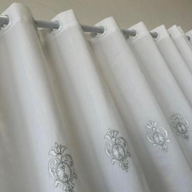 Imagem de Cortina De Linho Bordado Guipir Com Forro Leve Microfibra Para Varão 6