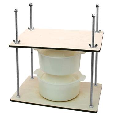 Imagem de Prensa de queijo de madeira para suprimentos de fabricação de queijos Guias de metal de 30,5 cm e 2 moldes de queijo com pistão seguidor de 1,3 litros - Máquina grande para prensa de queijo - Prensa