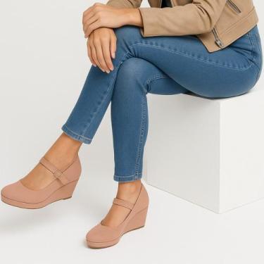 Imagem de Sapato Feminino Anabela Conforto Nude com Tira Ajustável Casual e Eleg