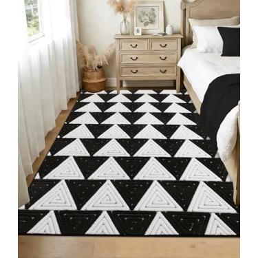 Imagem de YIHOUSE Tapetes pretos e brancos ultra macios 13 x 18 cm, tapete geométrico com padrões triangulares, tapetes laváveis confortáveis para quarto e sala de estar