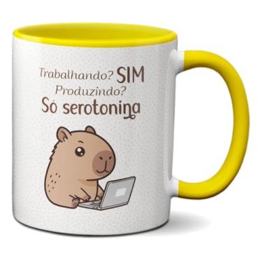 Imagem de Caneca Capivara Trabalhadora Sim Produzindo só Seratonina (Amarela)