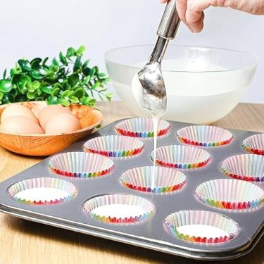 Imagem de Forros de cupcake, 100 peças de copos de papel para bolos de arco-íris, formas antiaderentes de muffin, suportes de copos de cozimento para casamento, aniversário, chá de bebê ou festa de fim de ano