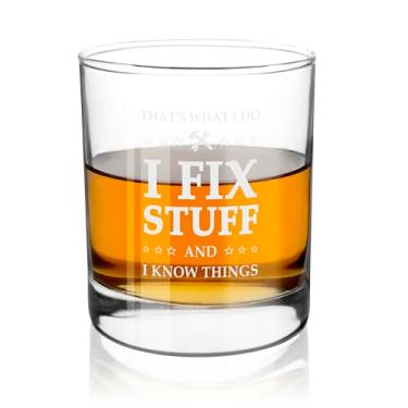 Imagem de Presentes para homens avô tio irmão marido - presente de pai para o dia dos pais That's What I Do I Fix Stuff and I Know Things Copos de uísque de uísque 293 ml presente engraçado presentes de Natal e