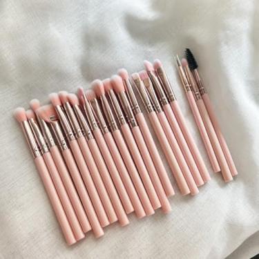 Imagem de Conjunto de pincéis de maquiagem rosa de 23 peças | Pincéis de cerdas macias para blush e contorno do nariz com bolsa de armazenamento 21-6