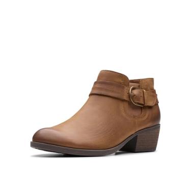 Imagem de Clarks Bota feminina de cano curto Charlten Rae, Couro oleoso caramelo, 7.5 Wide
