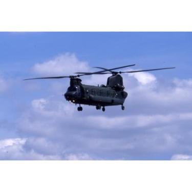 Imagem de Revell MH-47E Chinook, Helicóptero Militar, Escala 1:72, Modelo 04480