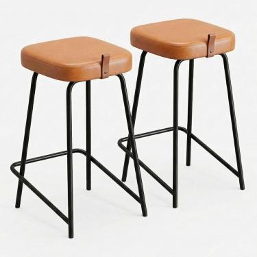 Imagem de Kit 02 Banquetas Médias Para Cozinha Vik Estofada Couríssimo Whisky - Desk Design