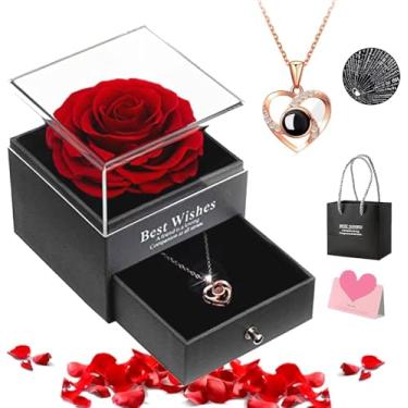 Imagem de Conjunto de Colar e Rosa Eterna, com “Eu Te Amo” em 100 Idiomas, Presente Flor Eterna para Dia Das Mães, Dia Dos Namorados, Kit Presente Feminino Criativo para Mãe, Esposa, Namorada, Noiva, Amiga