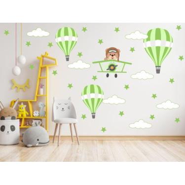 Imagem de adesivo de parede urso aviador verde candy balões e nuvens - Adesivos 