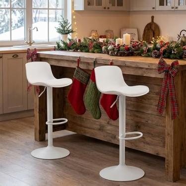 Imagem de YOUTASTE Conjunto de 2 bancos de bar brancos, bancos de bar giratórios de altura ajustável com encosto, almofada de couro PU, apoio para os pés de metal e base redonda, todas as cadeiras brancas para