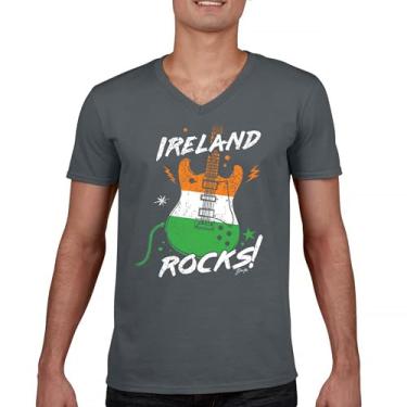 Imagem de Camiseta Ireland Rocks Guitar Flag St Patrick's Day Gola V Shamrock Groove Vibe Pub Celtic Rock and Roll Clove Tee, Carvão, M