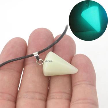 Imagem de colar de pedra fluorescente azul verde brilha no escuro cordão pedrinh