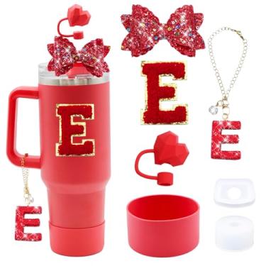 Imagem de Liangang Conjunto de acessórios de copo Stanley vermelho 7 peças para copo Stanley Cup 850.5 g 1,134.0 g copo com alça, incluindo tampa de cobertura de palha de coração, pingente de letra, laço