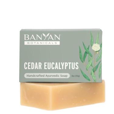 Imagem de Sabonete Banyan Botanicals Cedar Eucalyptus 120 ml com óleo essencial