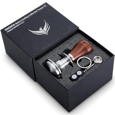 Imagem de KNODOS Tamper de café V2 de 51,5 mm para modelos La Pavoni Post Millenium com mola 13,6 kg Ferramenta de adulteração Acessórios para máquina de café expresso inclui caixa de presente