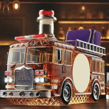Imagem de Garrafa de uísque em forma de caminhão de bombeiros de 293 ml, garrafa de vidro esculpida à mão com tema automotivo, dispensador de bebidas personalizado, utensílios de vinho, exclusivo para casa, bar