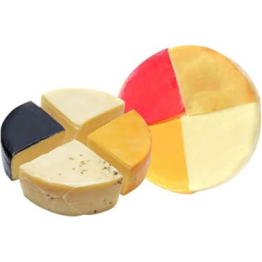 Imagem de Kit 8 Queijos da Serra da Mantiqueira 900g - Kit 4 Queijos - Parmesão, Prato, Reino e Provolone Fresco Defumado Condimentado + Kit 4 Queijos Parmesão - Tradicional, Temperado, Defumado e Capa Preta.