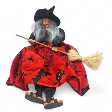 Imagem de Enfeite Bruxa com Vassoura para Pendurar Vestido Aranha 38cm