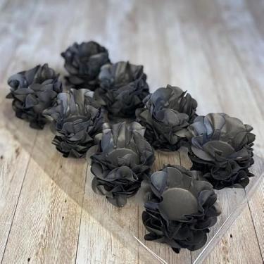 Imagem de Kit com 120 Forminhas para Doces Finos Modelo Flor Luxo – Linha Style – Ideal para Casamentos, Festas e Decoração de Mesa Elegante(PRETA,40 UNIDADES)