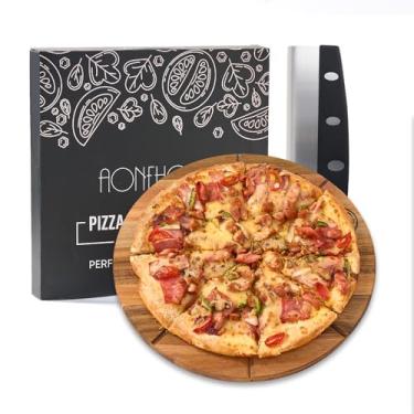 Imagem de AONEHOME Tábua de corte de madeira de pizza de acácia premium com cortador de pizza basculante | Fatiador de pizza ideal e tábua de servir para fatias perfeitas | Tábuas de forno de charcutaria para