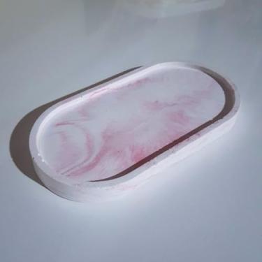 Imagem de Kit Bandeja Decorativa Oval Granilite Marmorizada Multiuso Porta Jóias Velas e Acessórios Bandeja Organizadora em Concreto Impermeável para Banheiro e Escritório (Mármore pink)
