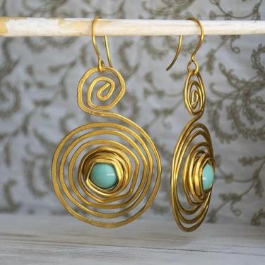 Imagem de Brincos metálicos para mulheres, estilos de pingente e pino, inspiração turquesa ocidental, uso versátil para ocasiões, Medium, Latão, Sem pedra preciosa