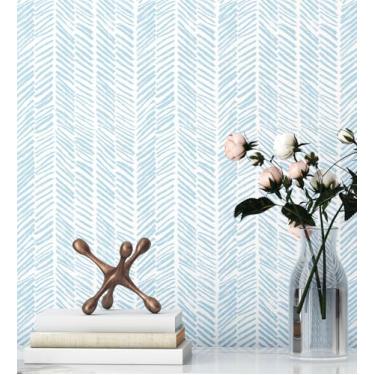 Imagem de Papel de parede listrado descascar e colar papel de parede moderno 43,9 cm x 998,2 cm branco/azul espinha de peixe autoadesivo papéis de parede removíveis papel de contato azul para armários e gavetas