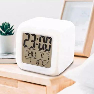 Imagem de Relógio Digital LED Despertador com Luz Colorida Cubo Branco 8x8cm - T