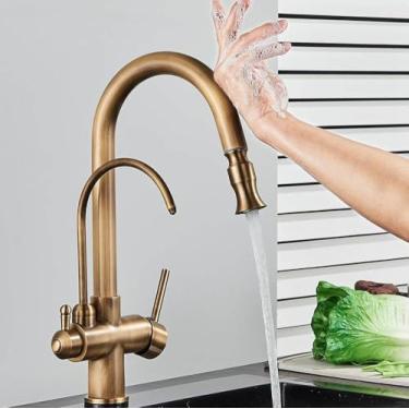 Imagem de Filtro de sensor de toque Torneira de cozinha de água de latão antigo Torneira misturadora com guindaste giratório de água pura para cozinha, latão antigo A