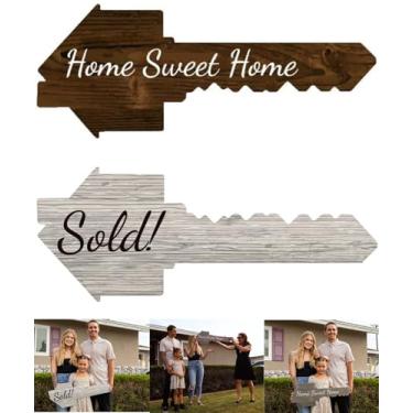 Imagem de Placa de venda imobiliária | Formato de chave extragrande | Dupla face | Adereços de foto imobiliária para agentes e novos proprietários de casas | Presente de agente imobiliário e presente de