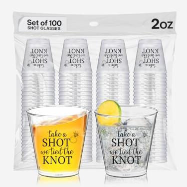 Imagem de Take a Shot We Tied the Knot – 100 peças de copos de plástico para casamento, 60 ml, lembrancinhas de casamento para convidados, lembrancinhas de festa para tirar fotos, copos de shot de dama de honra