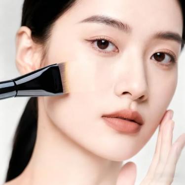 Imagem de Pincel profissional em forma de crescente, ferramenta de maquiagem Kabuki de topo plano com alça ergonômica pincel de base líquida para creme líquido e pó